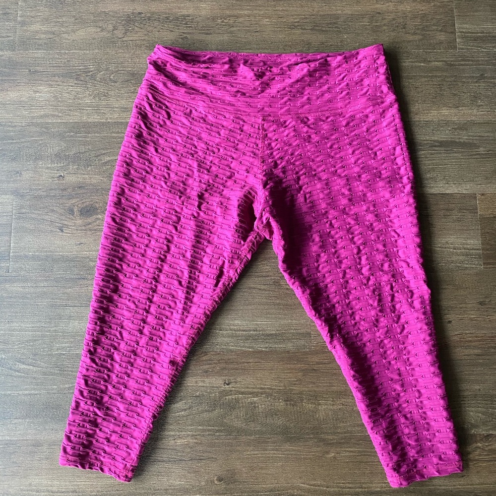 Lola Getts Textures Capri Leggings